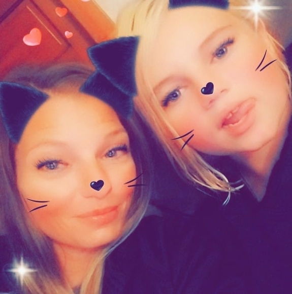 Meet your Posher, Stephanie - Picture 1 of 1